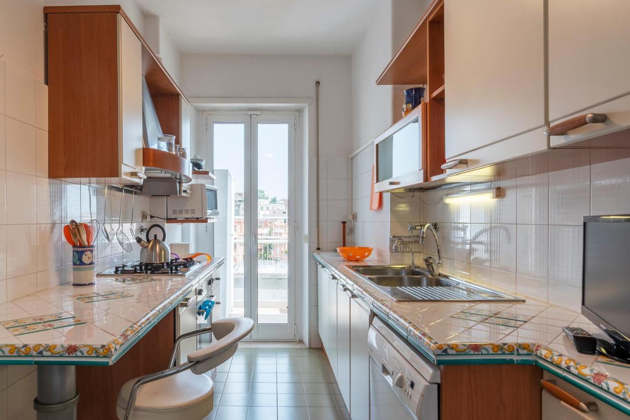Roomy And Bright Apartment With Terrace Rome Extérieur photo