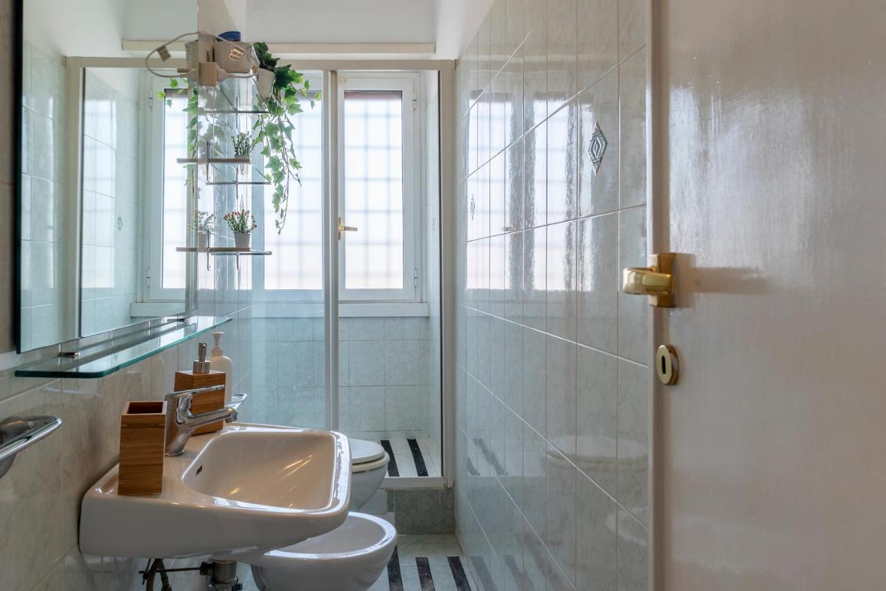 Roomy And Bright Apartment With Terrace Rome Extérieur photo