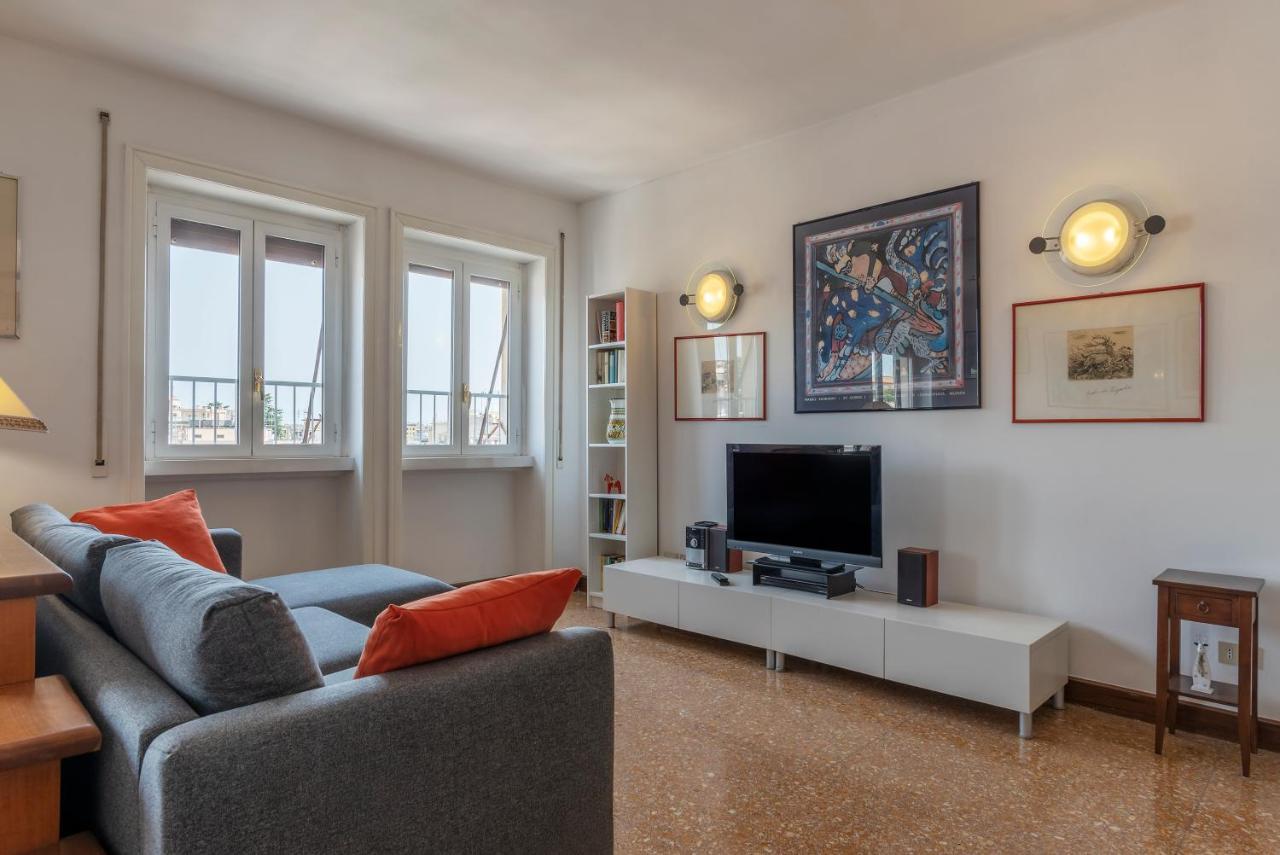 Roomy And Bright Apartment With Terrace Rome Extérieur photo